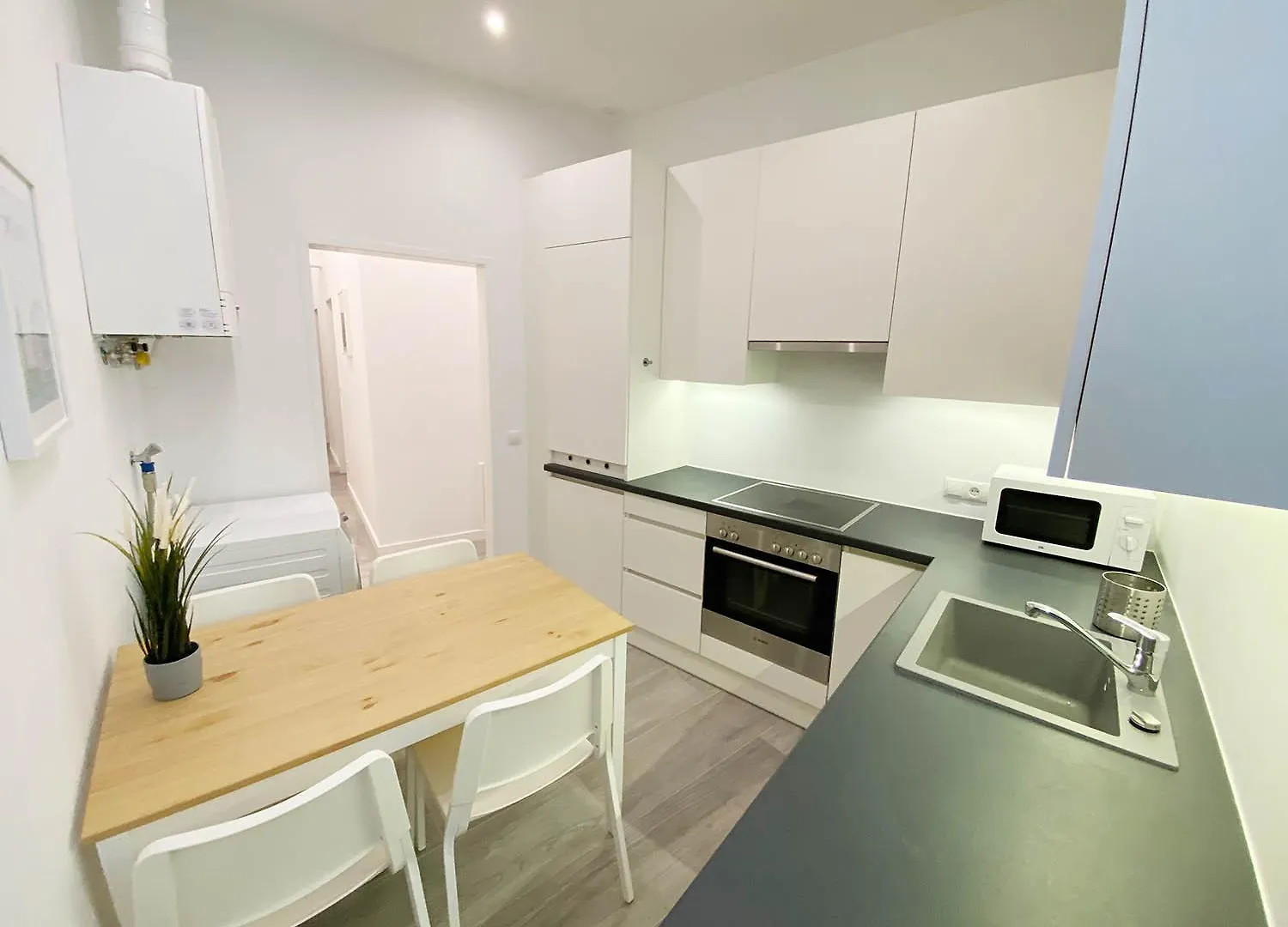 Charming Home 3 Bedroom Apartment Вена