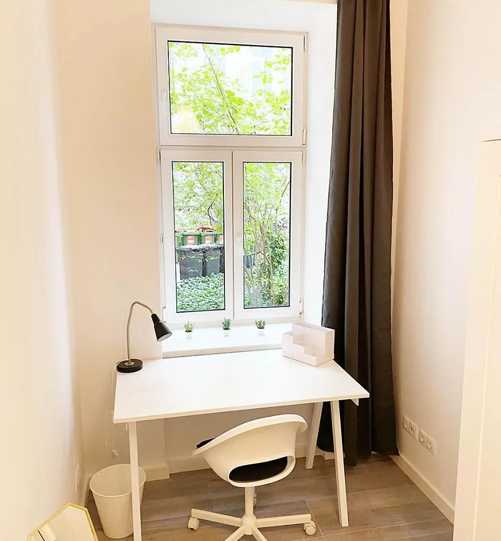 Charming Home 3 Bedroom Apartment Wenen